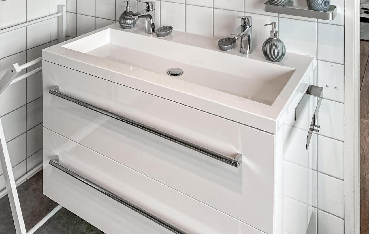 Cozy Apartment In Zoutelande With Wifi Bagian luar foto